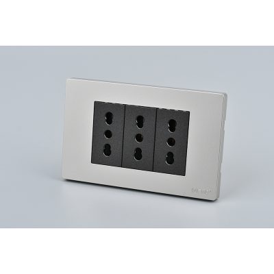 TOMACORRIENTE TRIPLE MET 16A G+N 10PC