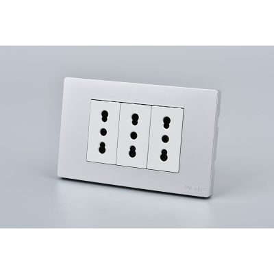 TOMACORRIENTE TRIPLE MET 16A P+B 10PC