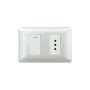 TOMACORRIENTE SIMPLE 10A 250V + INTERRUPTOR SIMPLE 9/12 10A 250 P+B 10PC
